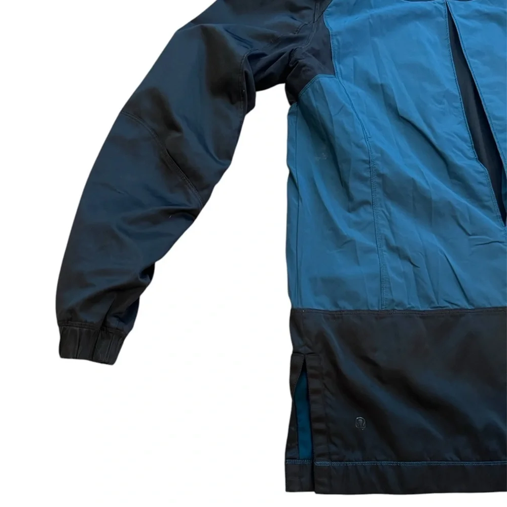 Lululemon Right Round Teal and Black Hooded Jacket